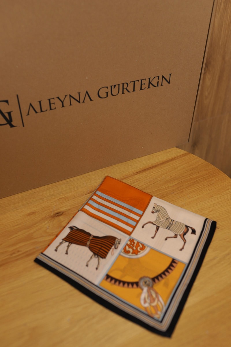 Signature Desen %100 İpek Fular- Kahve