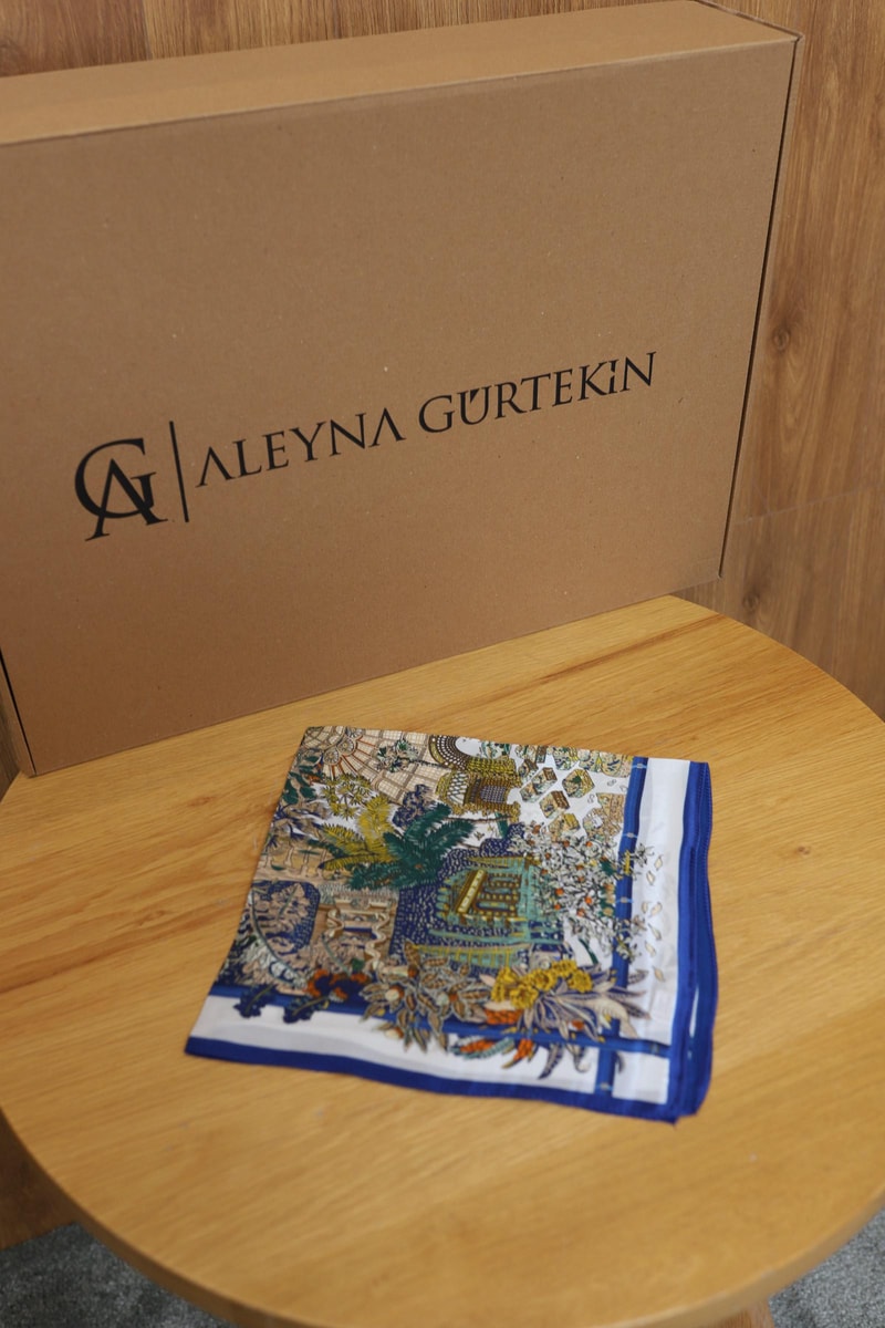 Signature Desen %100 İpek Fular- Kahve i