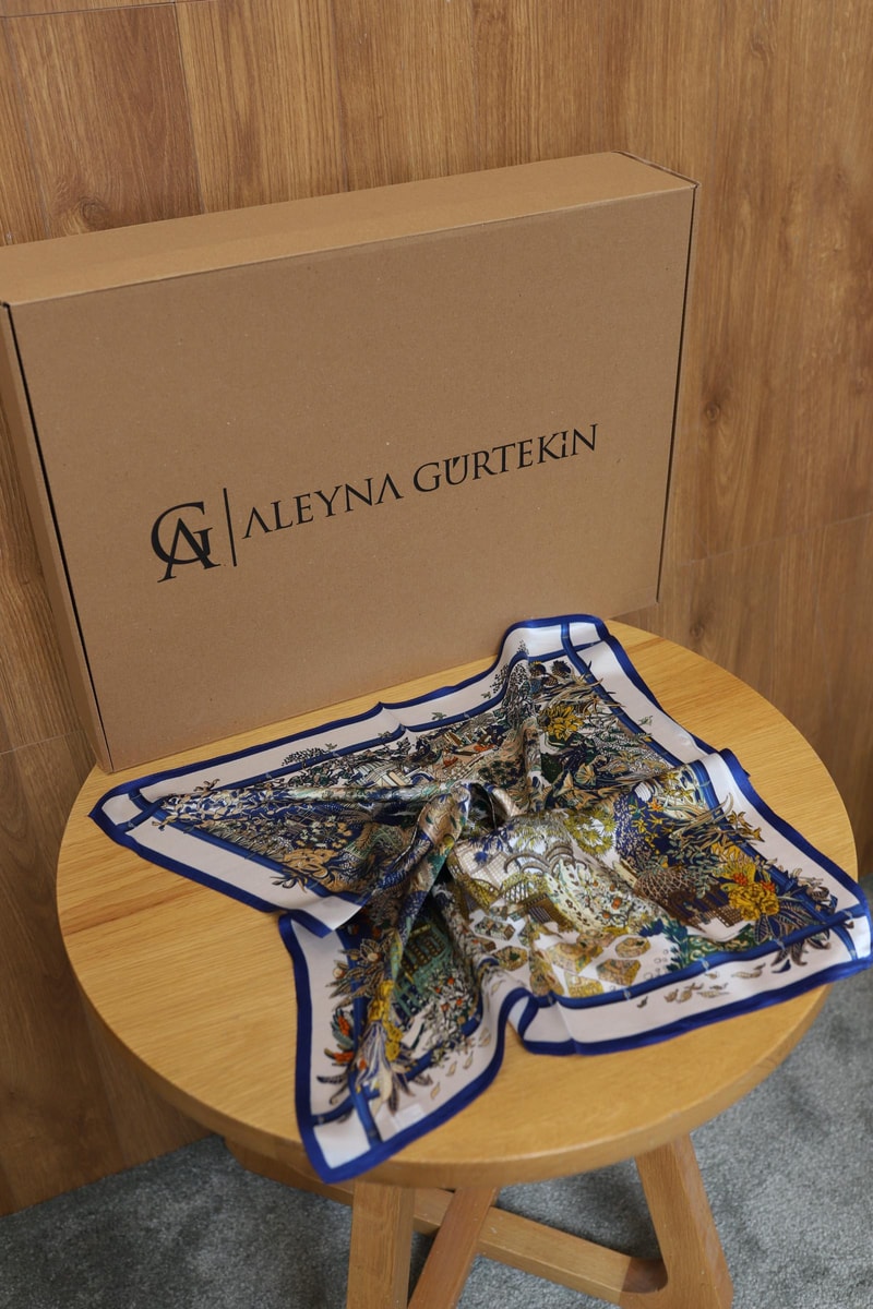 Signature Desen %100 İpek Fular- Kahve i