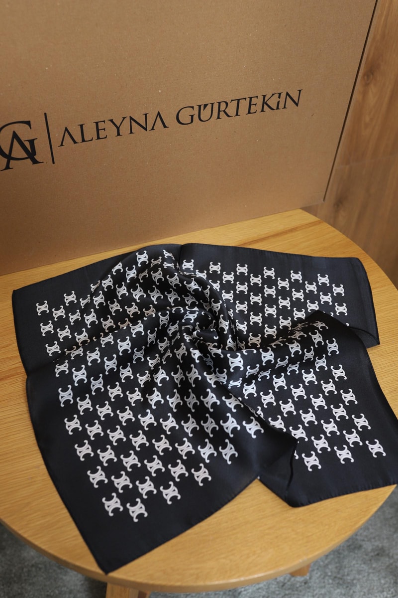 Signature Desen %100 İpek Fular- Siyah