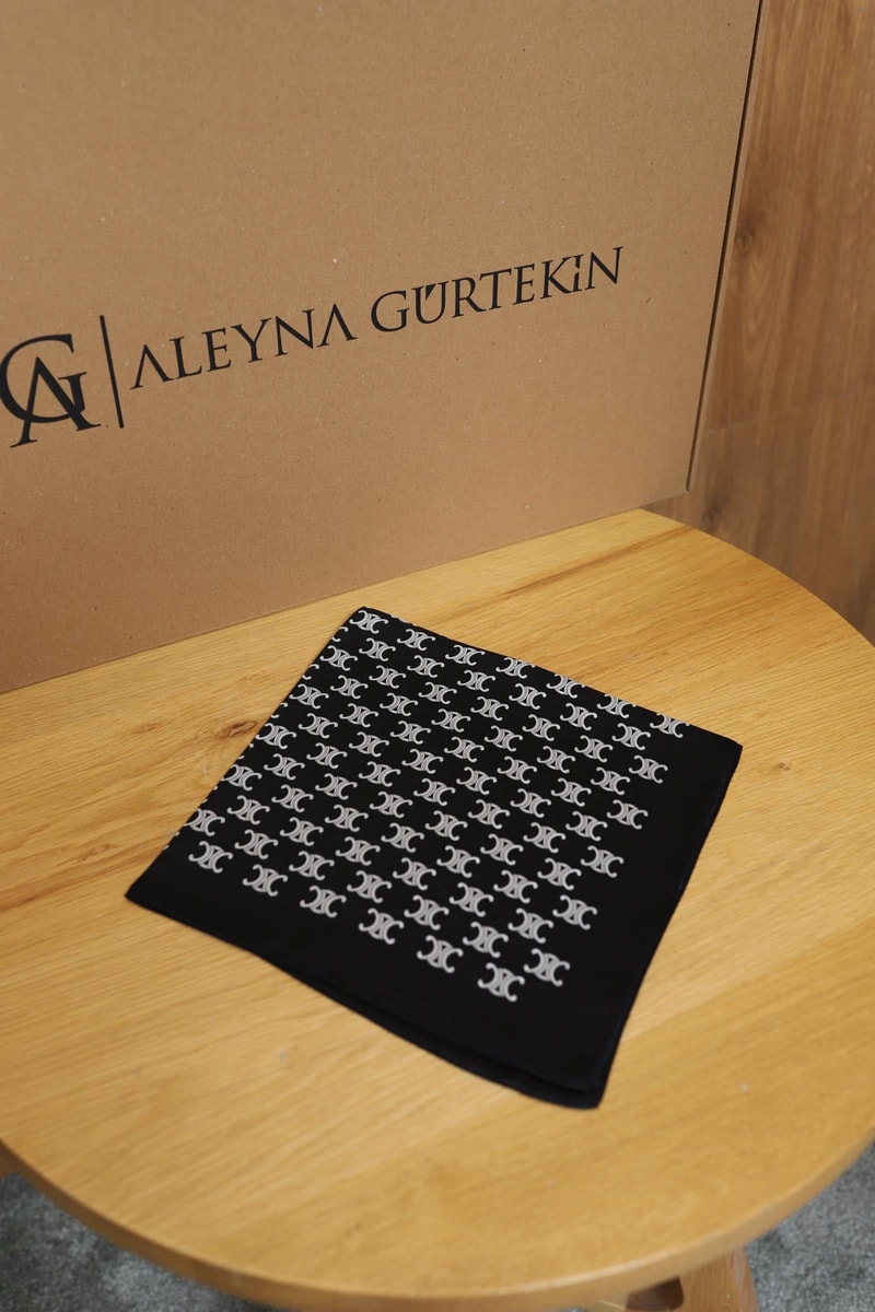 Signature Desen %100 İpek Fular- Siyah