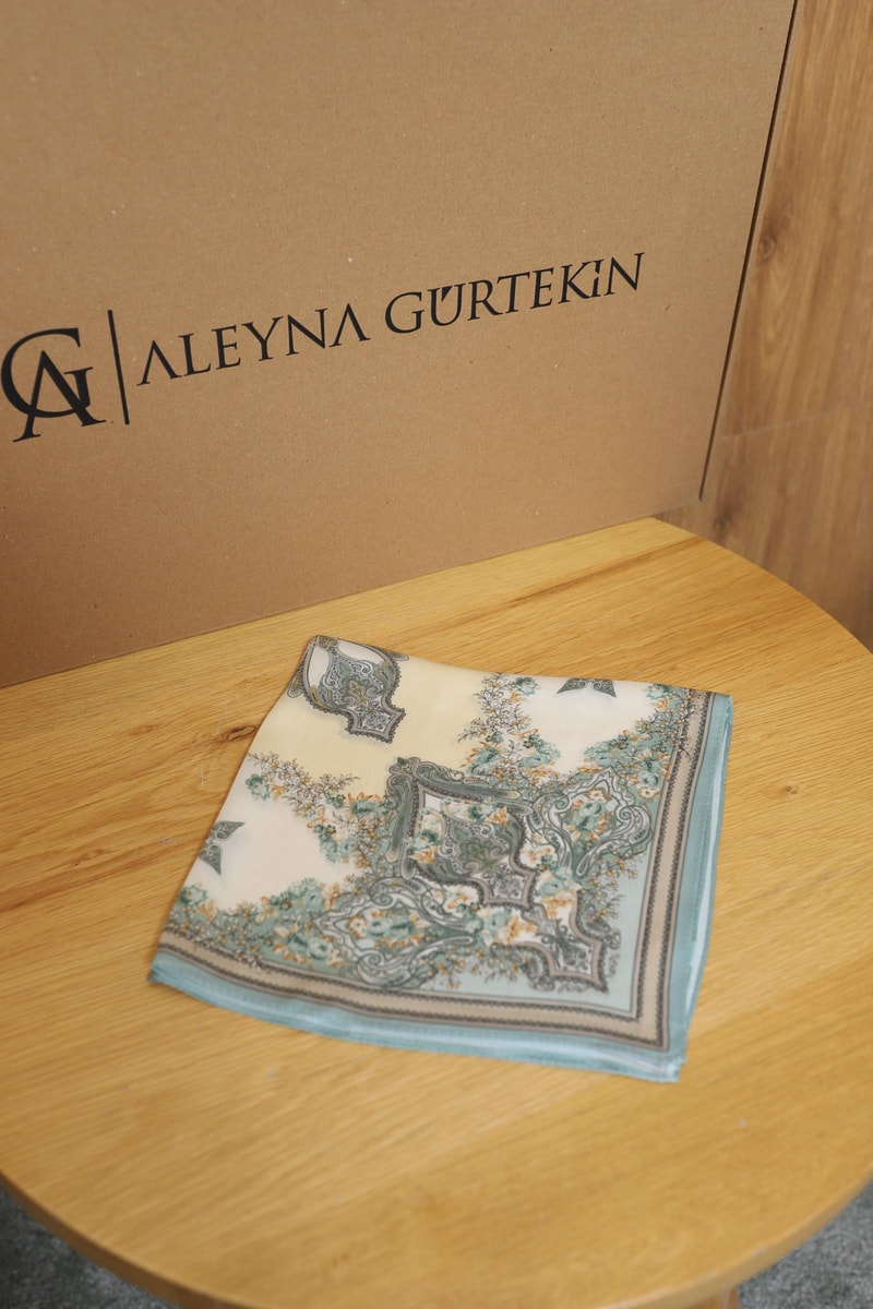 Signature Desen %100 İpek Fularr