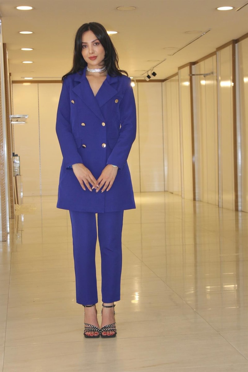Vücuda Oturan Kruvaze Blazer Takım Uzun- SAKS