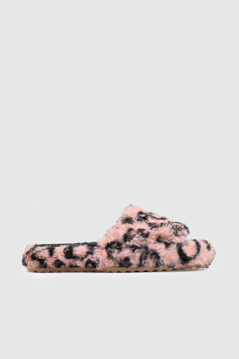 Ev İçi Rahat Tüylü Pembe Leopar Kadın Terlik My Bella Leo Terlik 25K Kadın Kışlık Ev Terliği MY BELLA My Bella Leo Terlik 25K