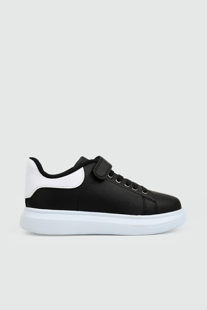 Bağcıklı Rahat Siyah Beyaz Çocuk Sneaker ARVENZO 160 Çocuk Sneaker Arvenzo ARVENZO 160 FLET 24Y