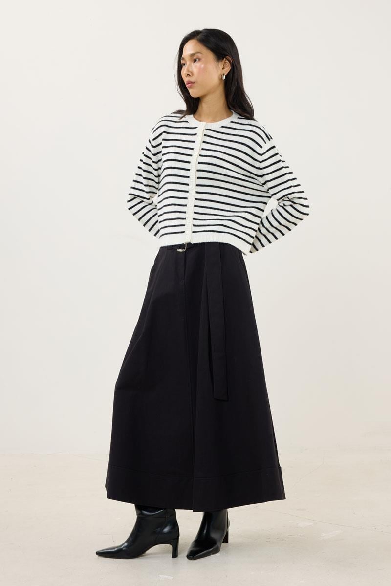 Çizgili İnce Triko Hırka Beyaz