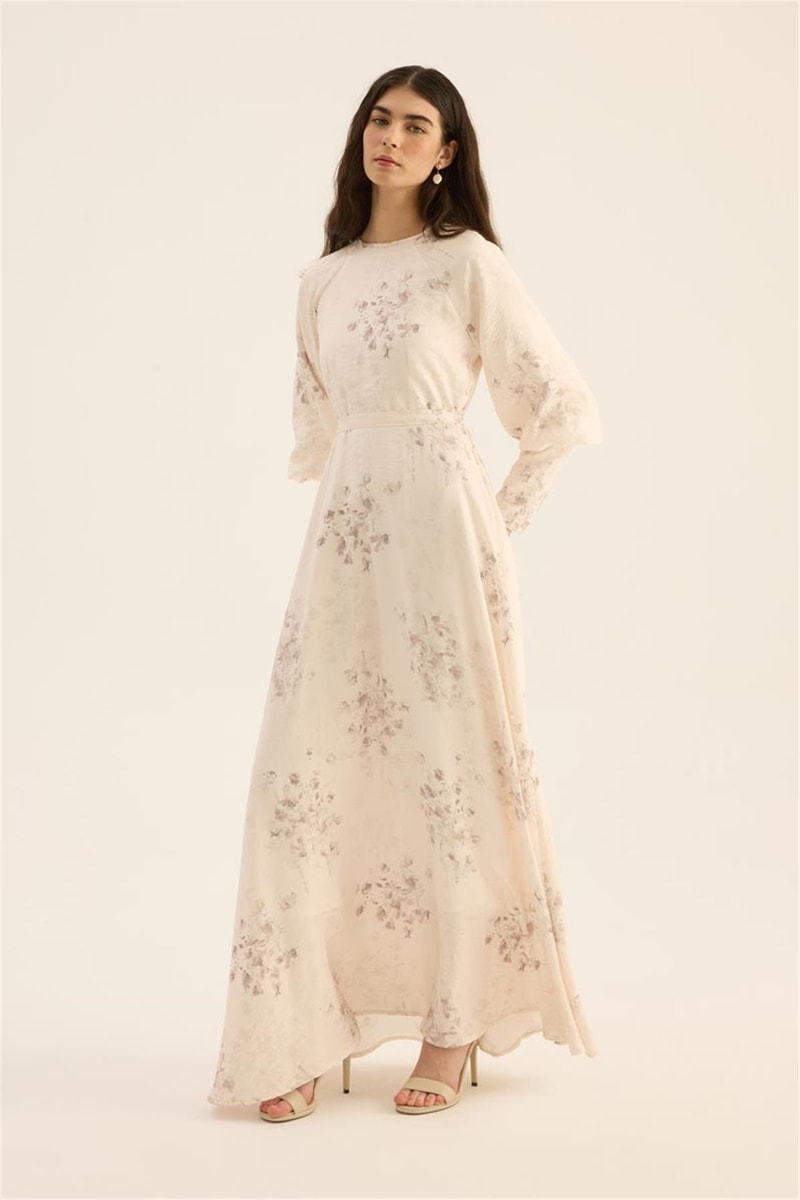 Geniş Manşetli Gece Elbisesi Krem