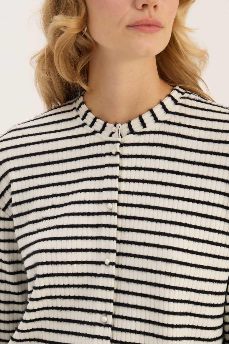 İnci Düğmeli Çizgili Hırka