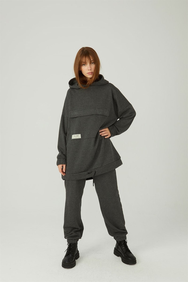 Kapaklı Cepli Sweatshirt