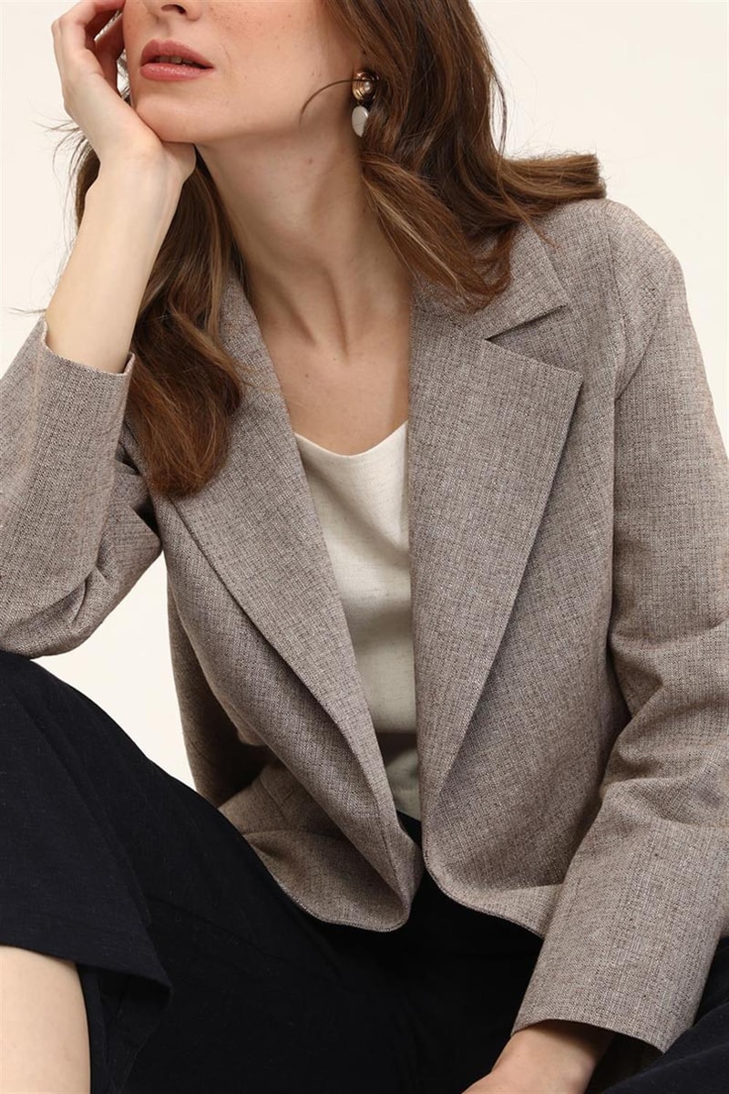 Kemeri Düğmeli Blazer