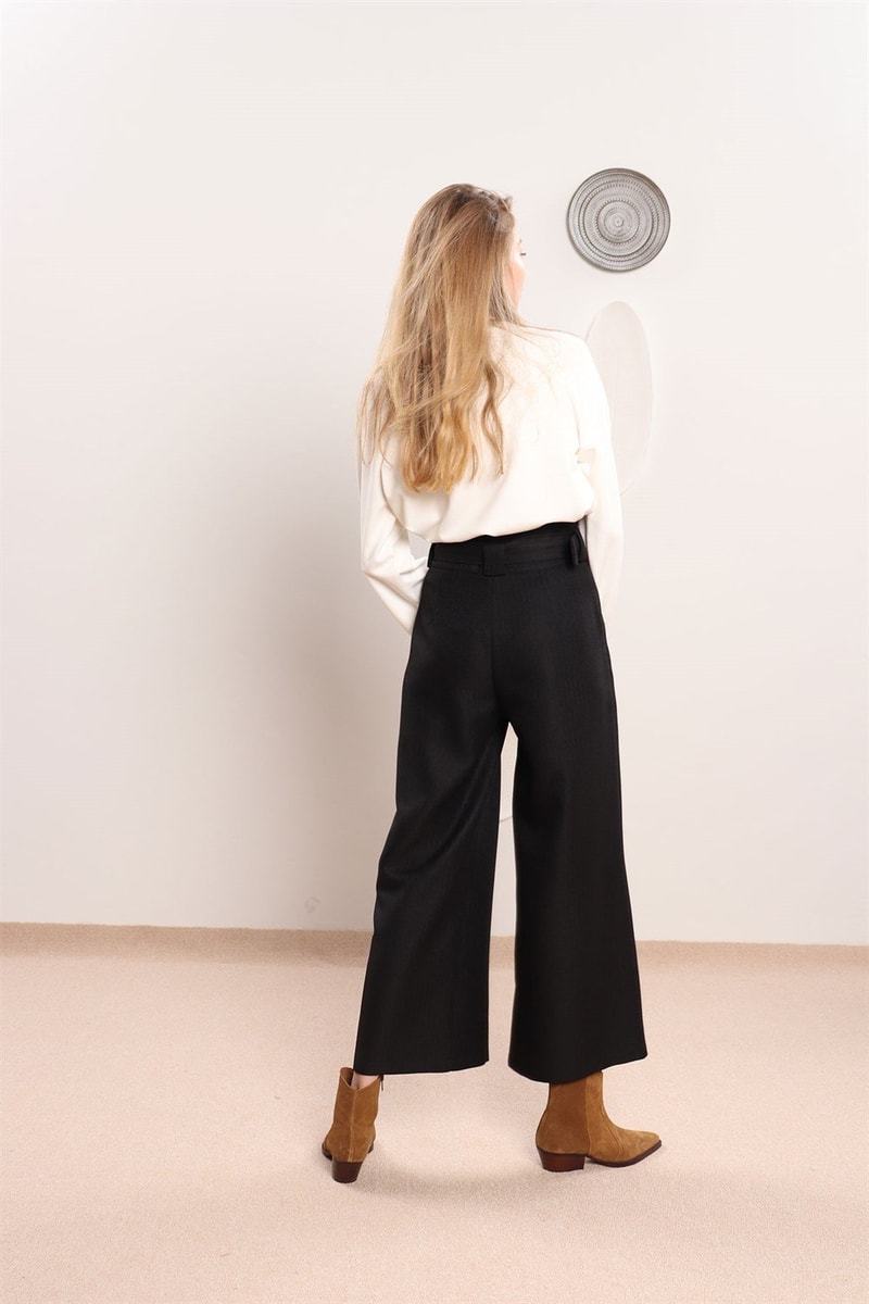 Oval Kemik Tokalı Pantolon