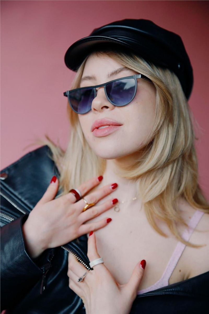 Irina Black Navy Güneş Gözlüğü
