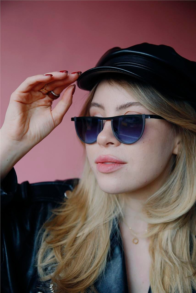 Irina Black Navy Güneş Gözlüğü