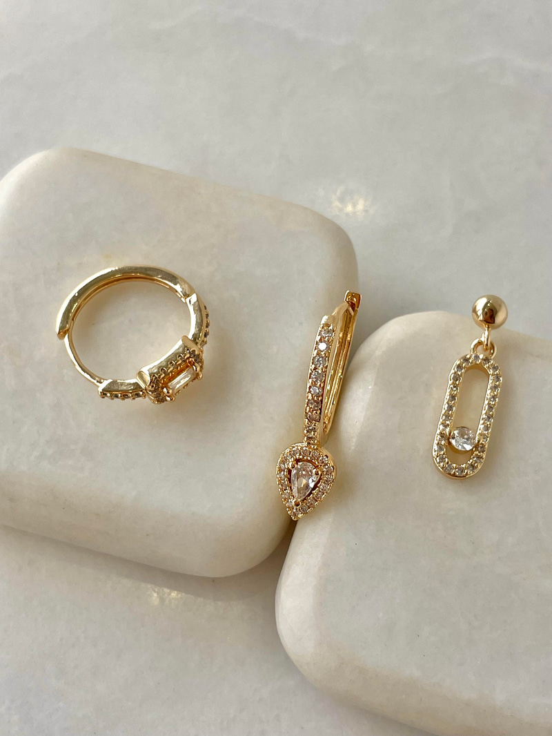 Altın Kaplama Üçlü Zirkon Taşlı Geometrik Küpe Gold