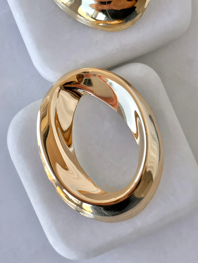 İçi Boş Oval Küpe Gold