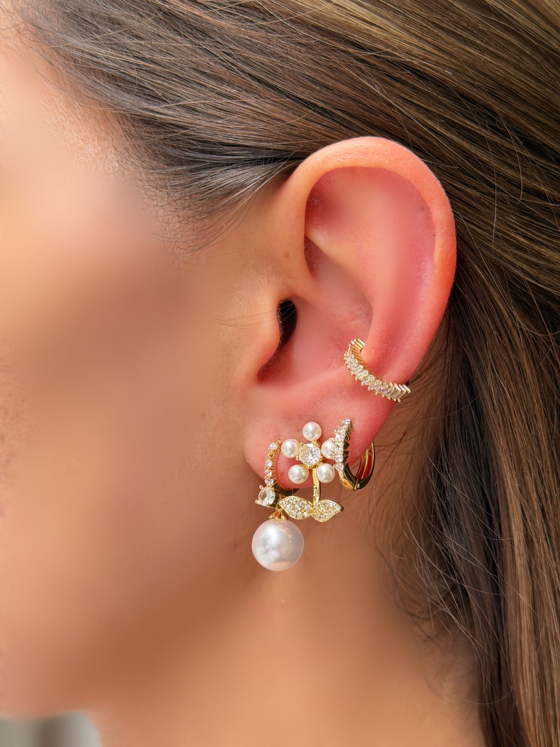 Minik Baget Taşlı Kıkırdak Küpe Gold