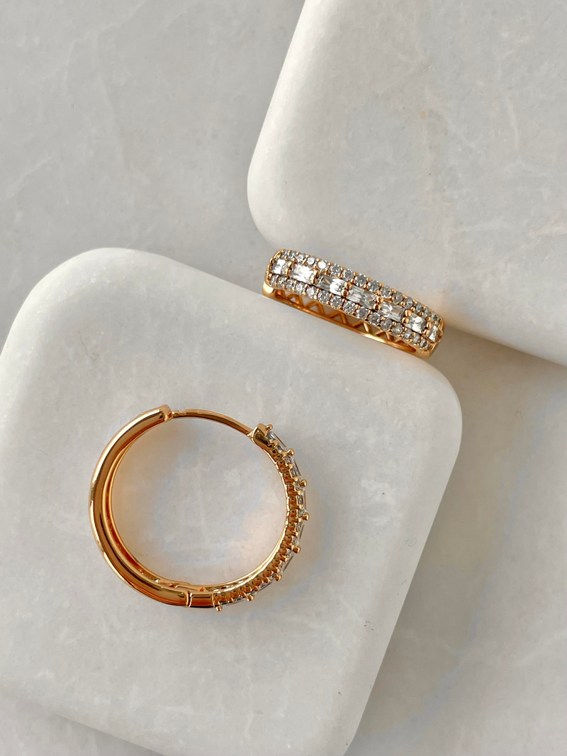 Özel Seri Gömme ve Baget Taşlı Işıltılı Halka Küpe Gold