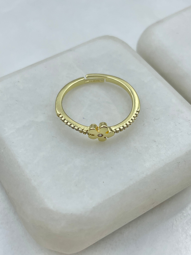 Gömme Taşlı Çiçek Model Yüzük Gold