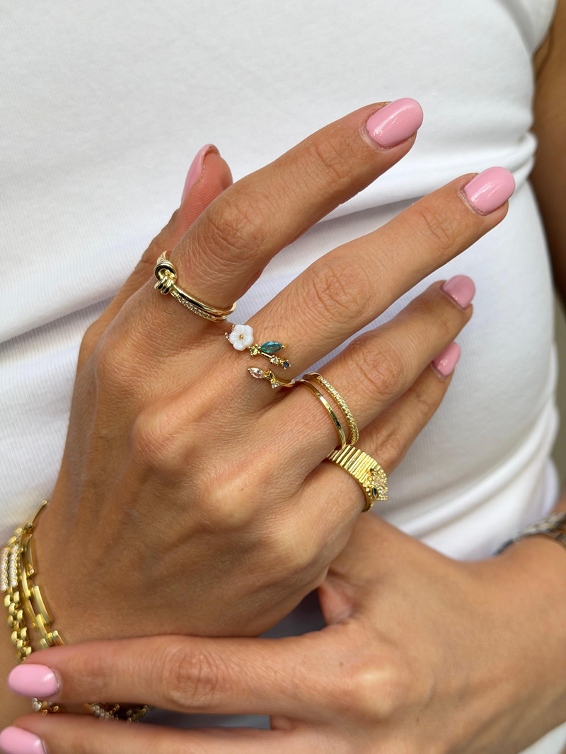 Mavi Kristal Taşlı Çiçek Model Yüzük Gold