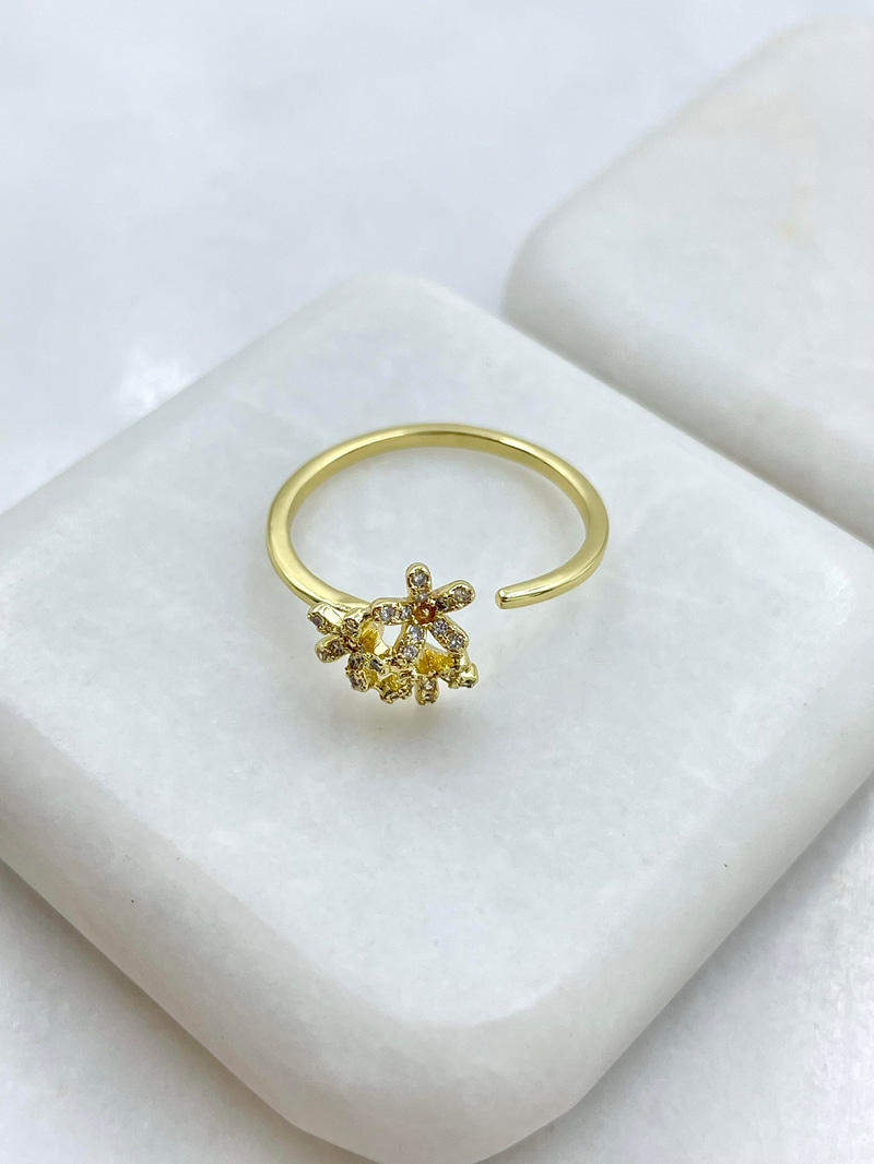 Altın Kaplama Gömme Taşlı Üçlü Çiçek Yüzük Gold