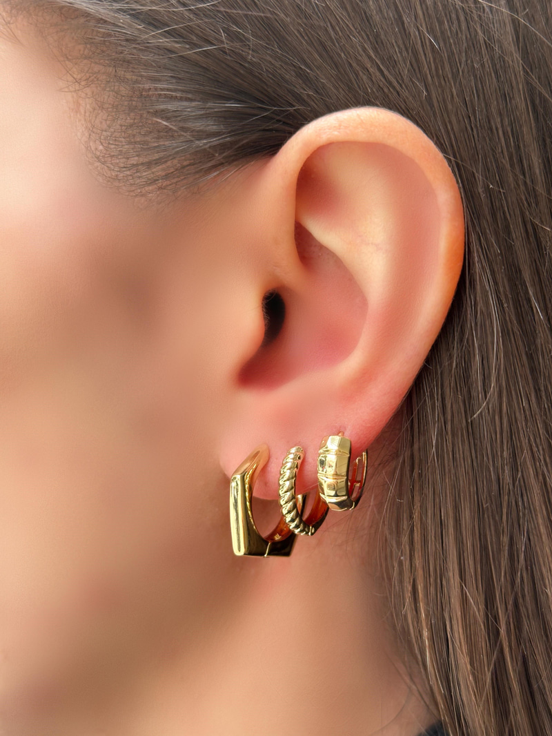 Özel Seri Burgu Küpe 1.5 cm Gold