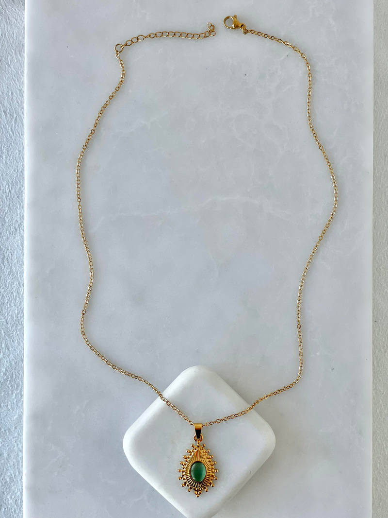 Çelik Yeşil Taşlı Kolye