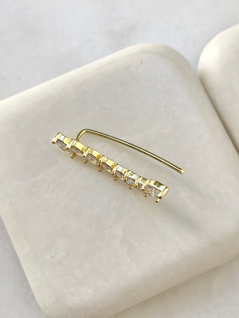 Kristal Taşlı Yaprak Model Kıkırdak Küpe Gold