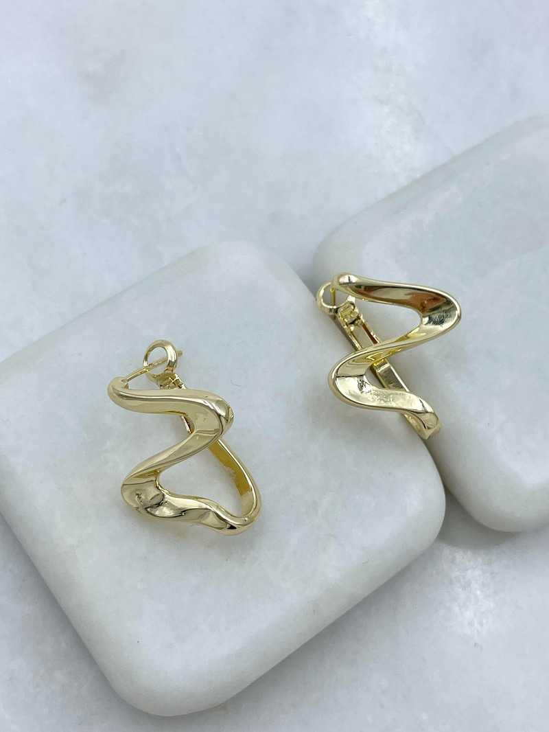 Altın Kaplama Kıvrım Model Küpe Gold