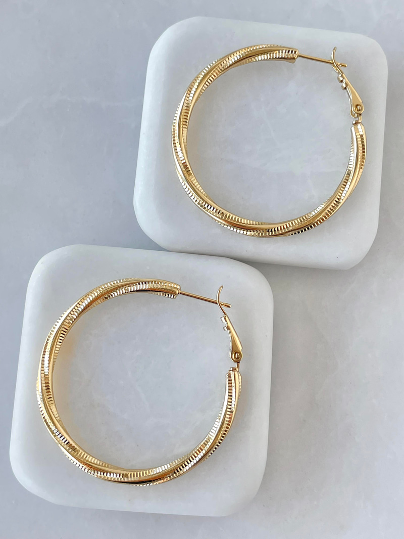 Özel Seri Işıltılı Burgu Halka Küpe Gold