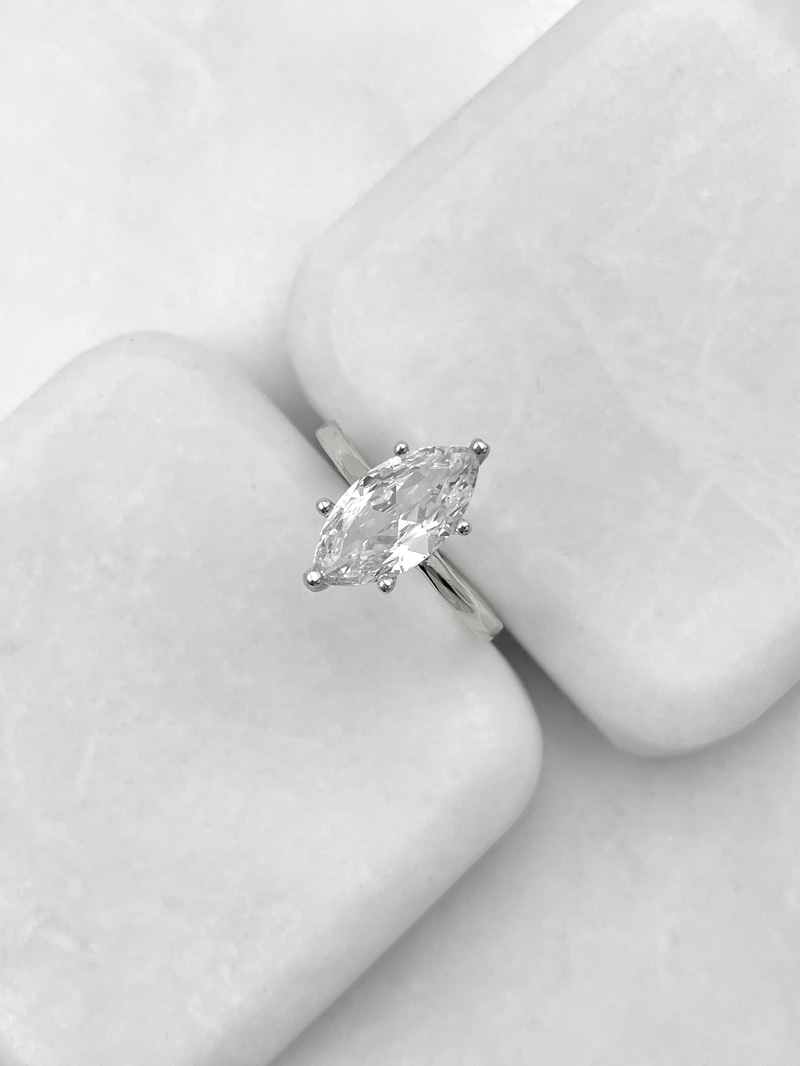 Altın Kaplama Altı Noktalı Oval Kristal Yüzük Gümüş