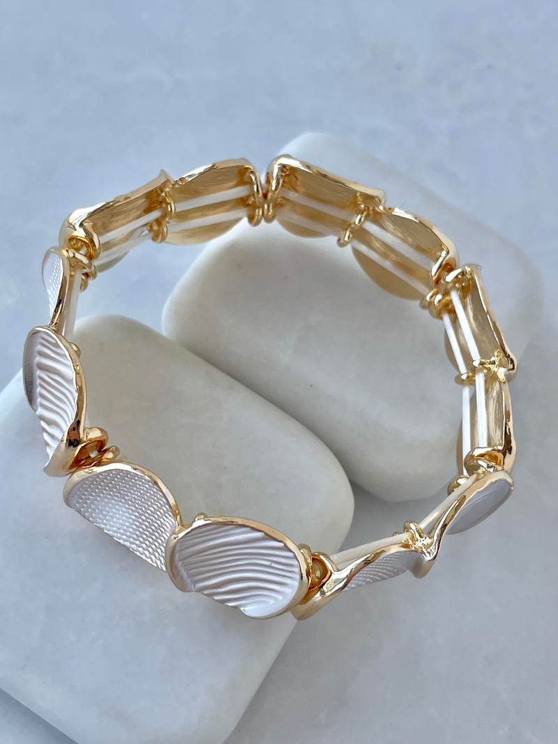 Altın Kaplama Desenli Oval Lastikli Bileklik Kırık Beyaz