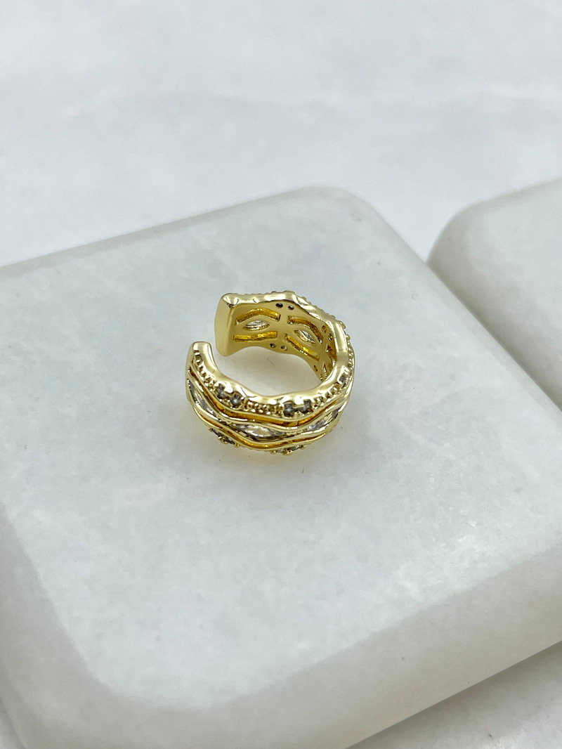 Özel Seri Kristal Taşlı Dalga Model Üç Sıra Kıkırdak Küpe Gold