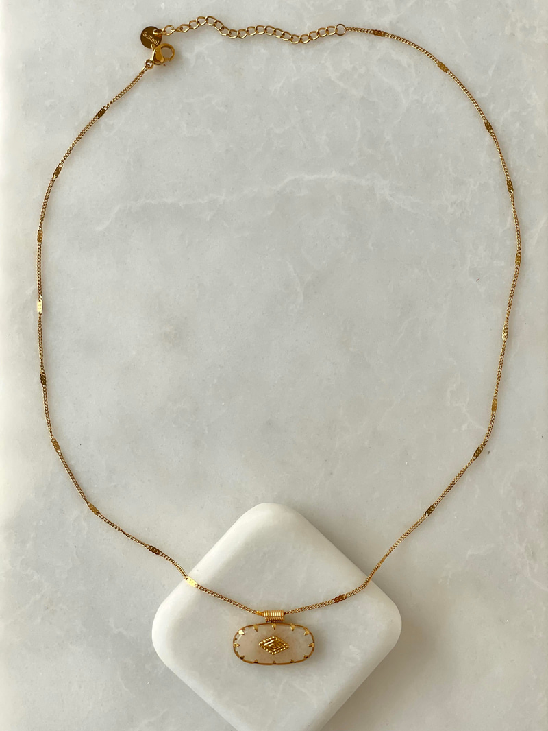 Çelik Oval Doğal Taş Işıltılı Zincir Vintage Kolye Ekru