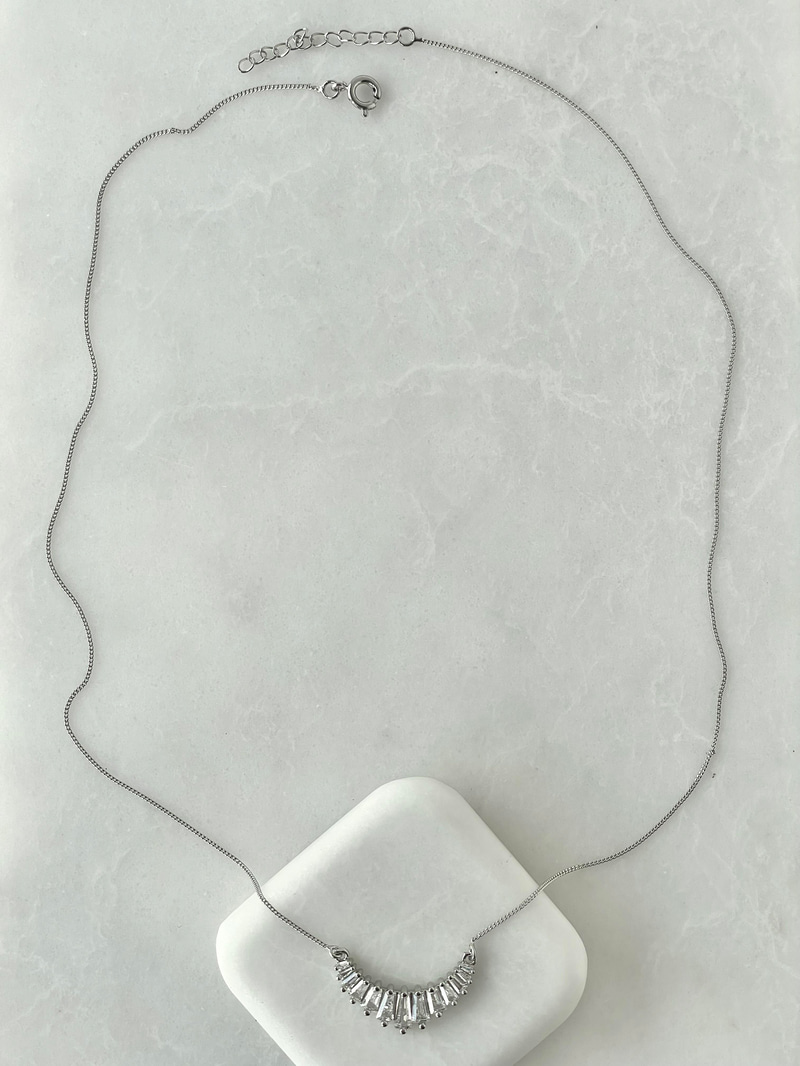 Altın Kaplama Sıralı Baget Taşlı Minimal Zincir Kolye Gümüş