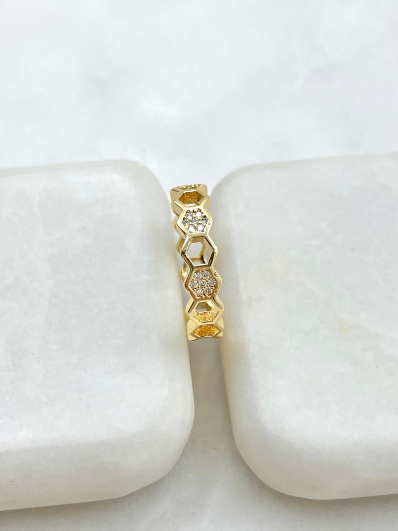 Gömme Taşlı Petek Model Yüzük Gold