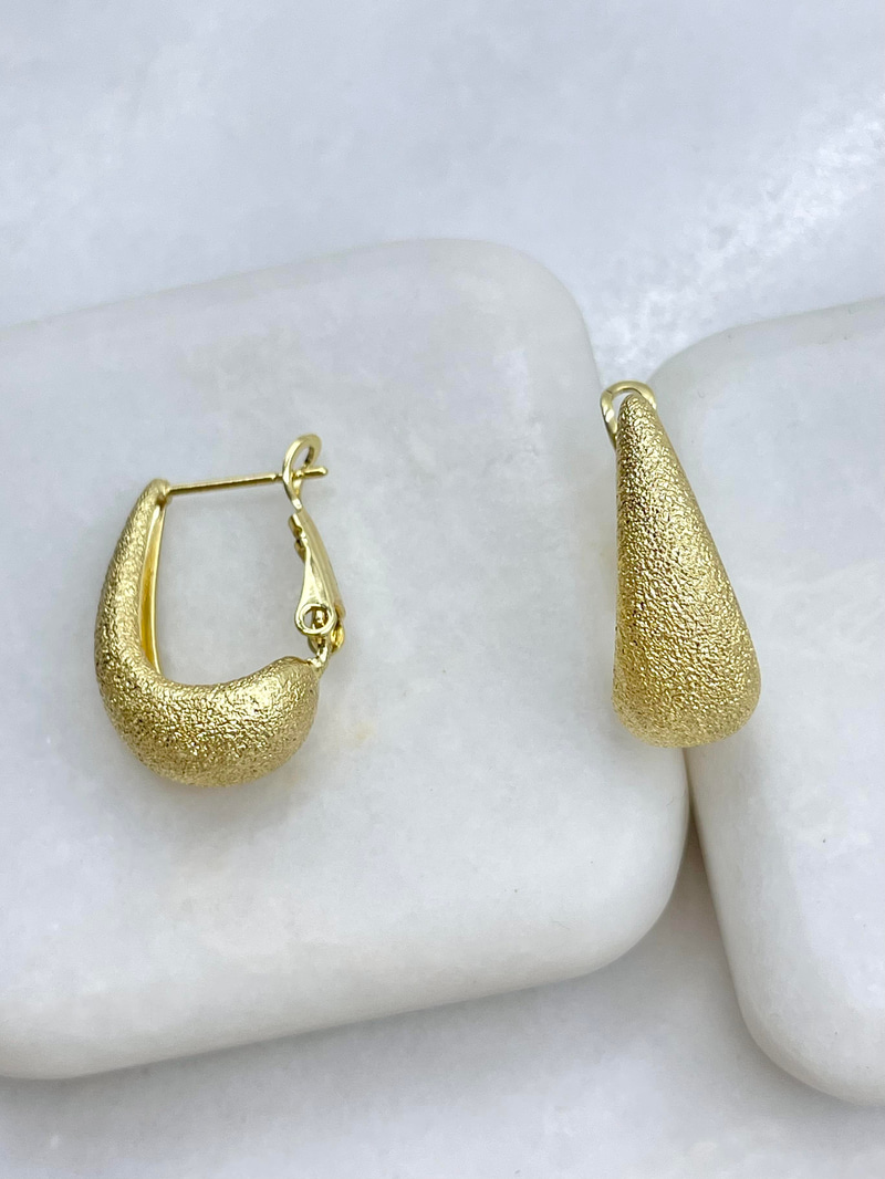Özel Seri Kumlu Damla Model Küpe 2.1 cm Gold