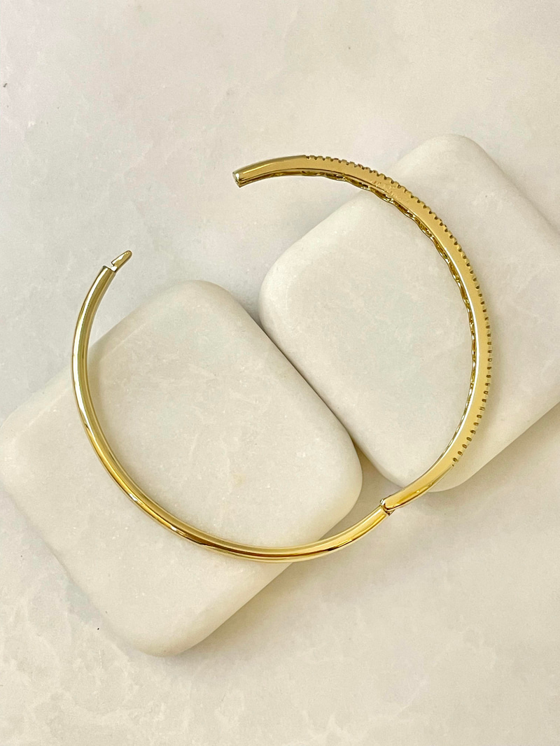 Özel Seri Zirkon Taşlı Çift Sıra Kelepçe Gold
