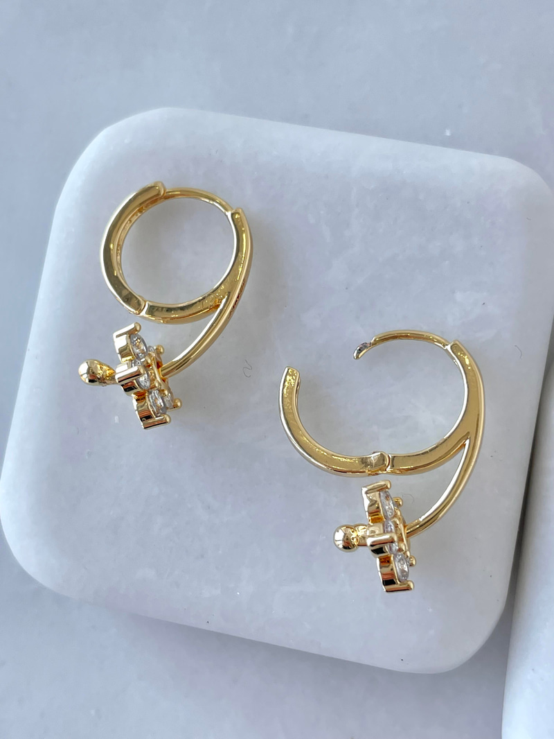 Altın Kaplama Kristal Çiçek Tasarım Küpe Gold