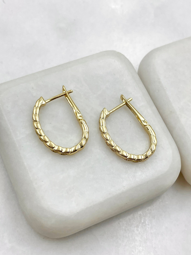 Özel Seri Minimal Burgu U Küpe Gold