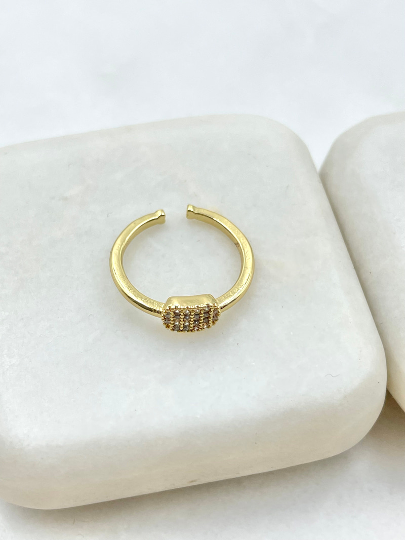 Gömme Taşlı Dikdörtgen Serçe Parmak Yüzüğü Gold