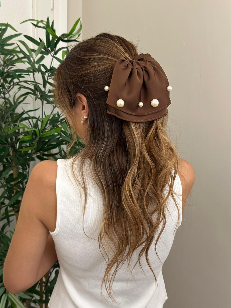 İncili Saten Tasarım Scrunchie Toka Kahve