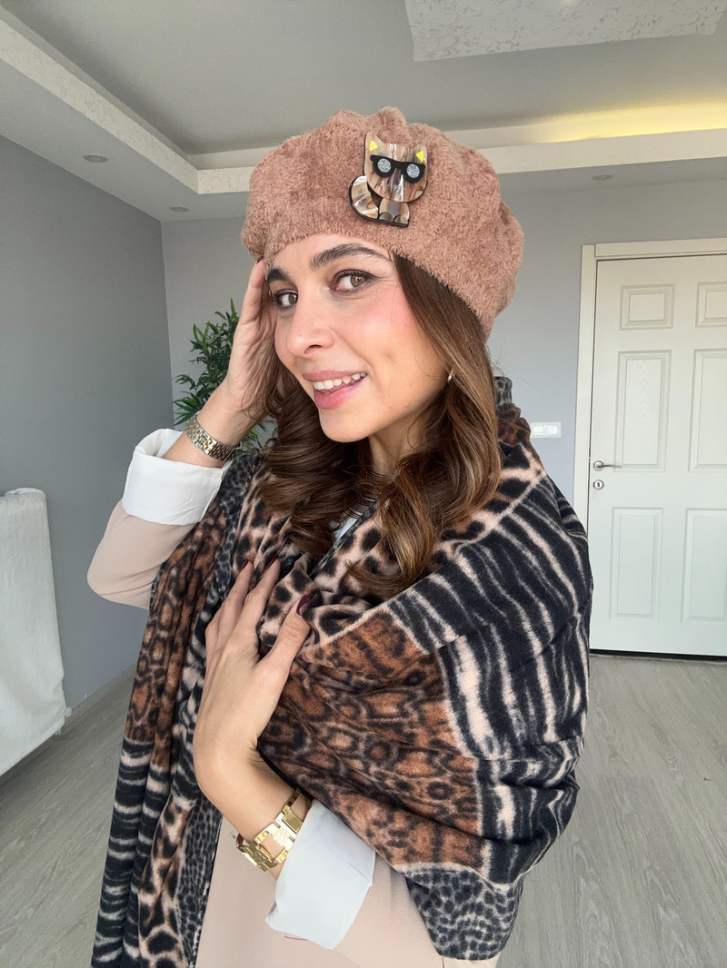 Artist Kedi Kemik Broş