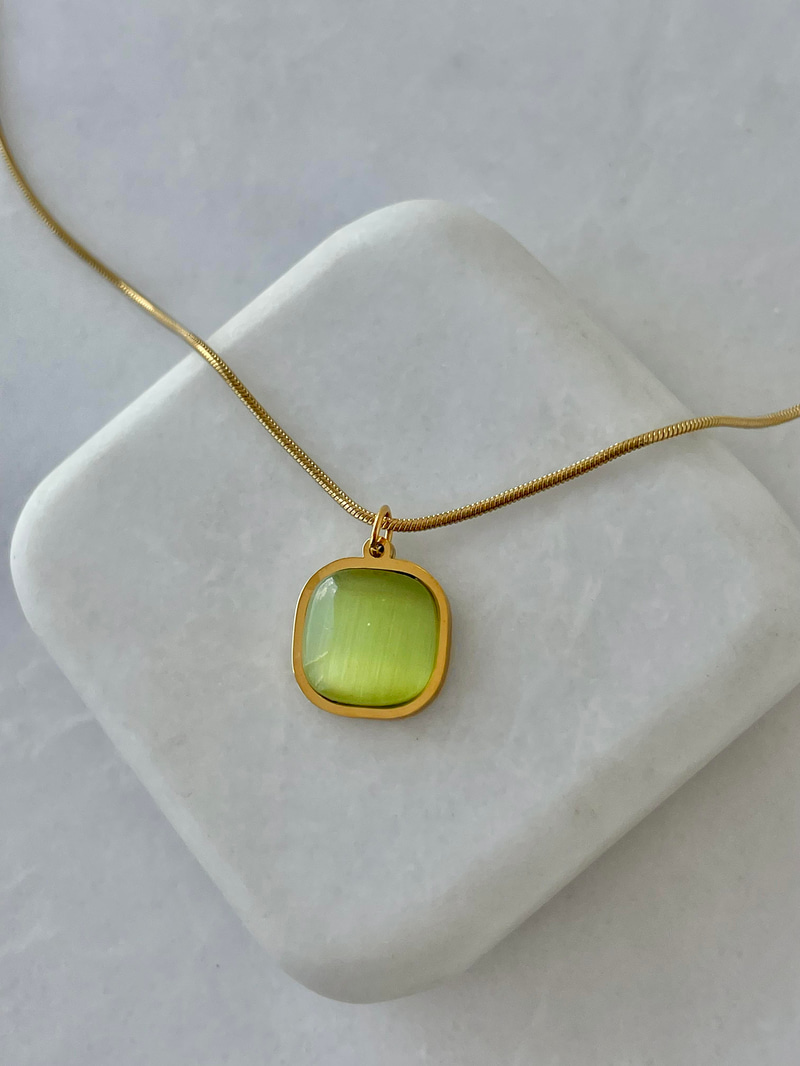 Çelik Kare Opal Taşlı Kolye Yeşil-Gold