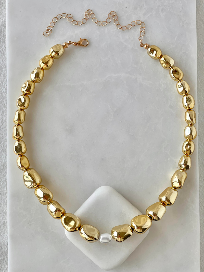 Gold Çakıl Taşı Görünümlü Kolye