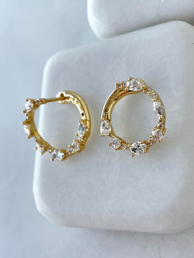 Özel Seri Dizi Kristal Taşlı Daire Küpe Gold