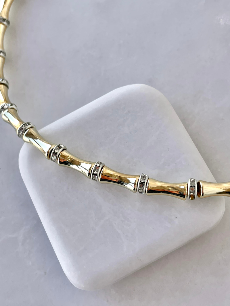 Taş Detaylı Kemik Kolye Gold