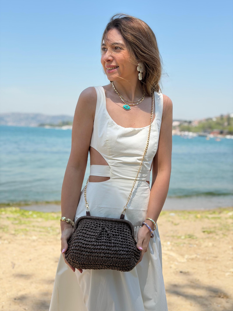 El Örgüsü Hasır Clutch Çanta Kahverengi