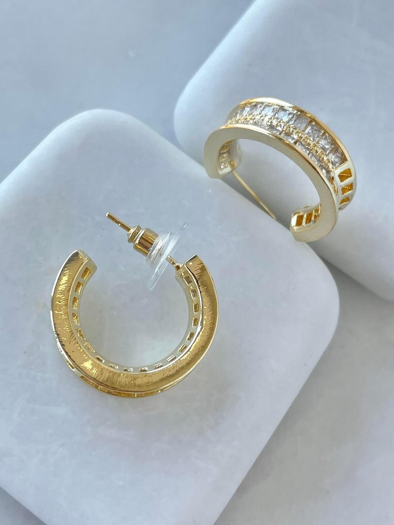 Altın Kaplama Baget Taş Sıralı Işıltılı Halka Küpe Gold