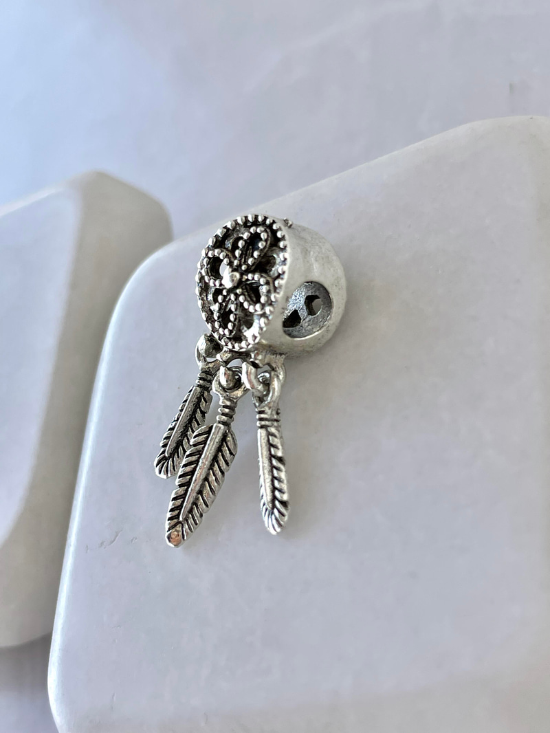 Tüy Sallantılı Çiçek Pndr Charm