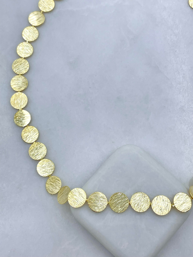 Altın Kaplama İşlemeli Küçük Daire Plaka Kolye Gold